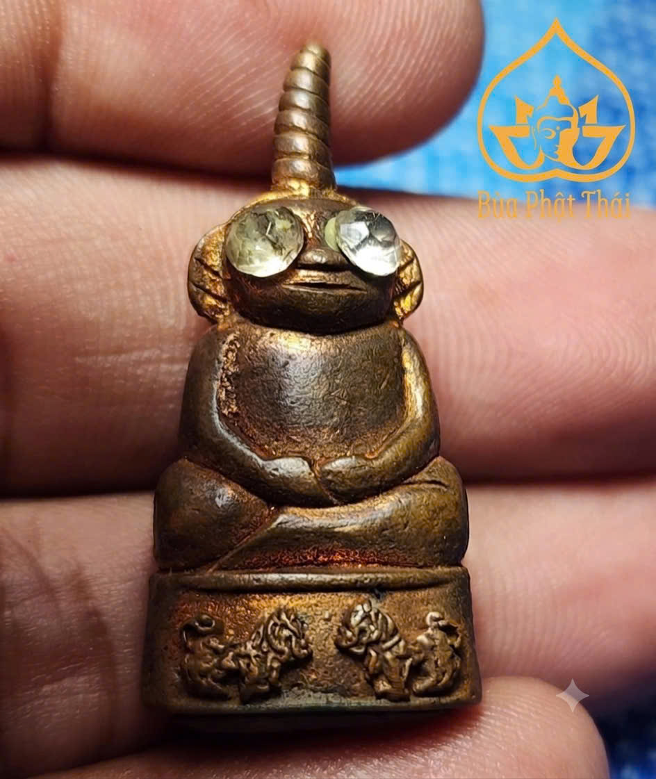 Thần Ngan Mắt Trắng Amulet Thần Ngan Mặt Sau